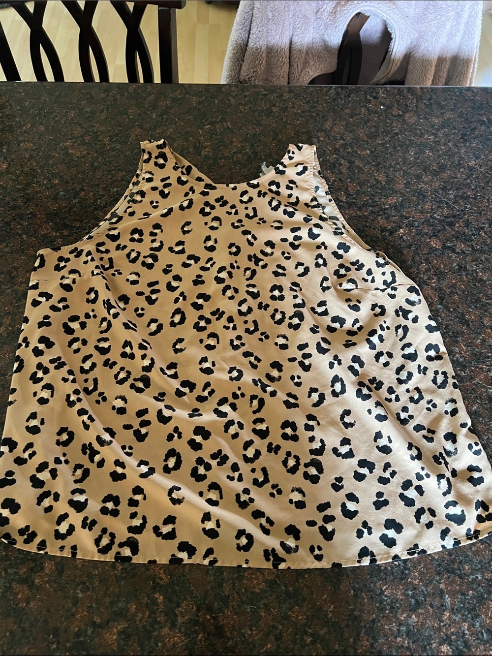 Sleeveless Leopard Print Tank Top in Beige